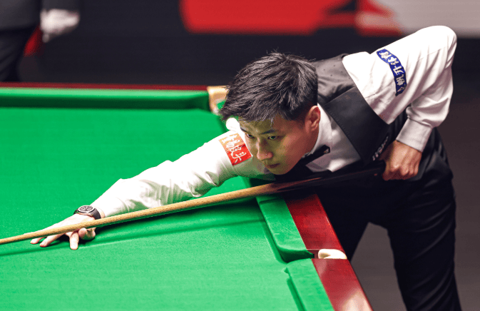 戴维斯出局, 身份首夺世