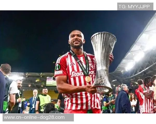 昔日中超水货完全迸发，欧冠连破巴萨皇马球门，推翻我国球迷认知